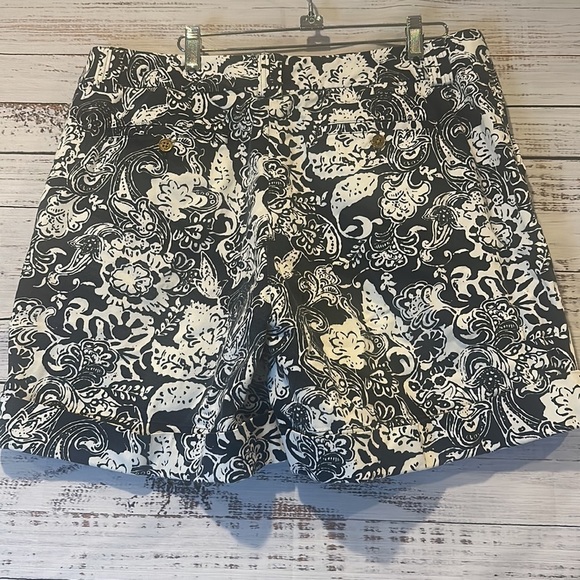 Lauren Ralph Lauren Floral Cuffed Shorts Size 14 - Picture 2 of 6